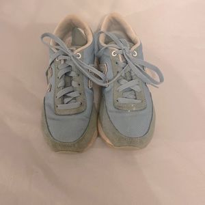 New Balance Womens Size 6